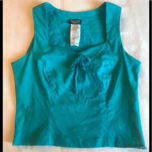 FINAL PRICE Helen Blake Sleeveless Top 
with a side zip. Size 8P